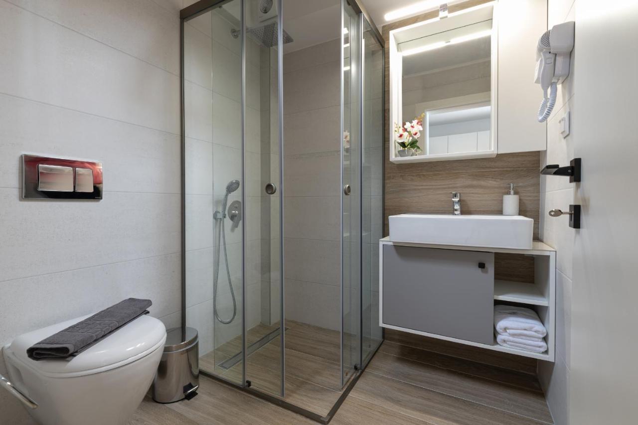 Sky Luxury Suites Sarti Exterior foto
